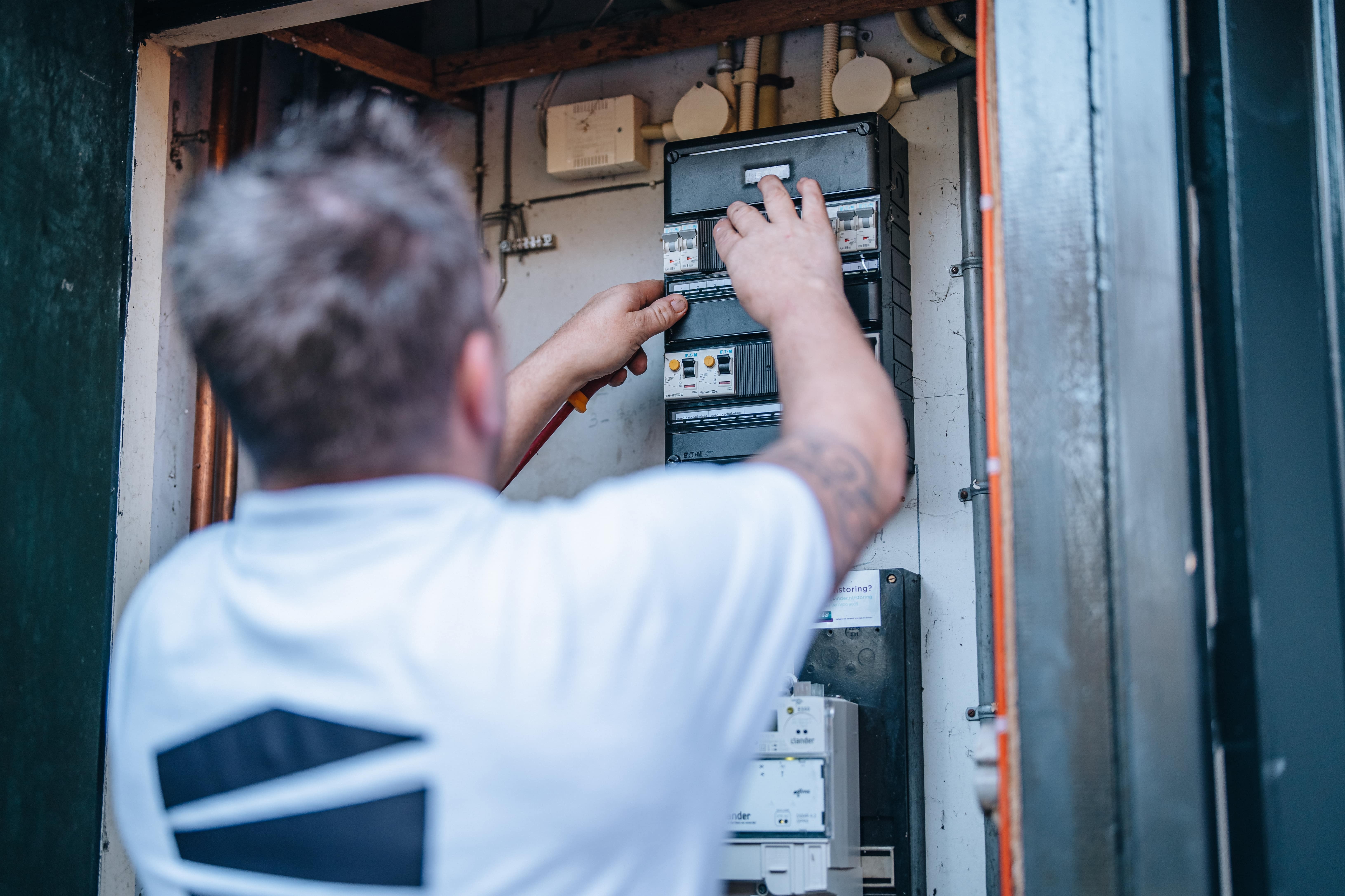 Installatiemonteur Jeroen 16 Installatiemonteur Jeroen 16